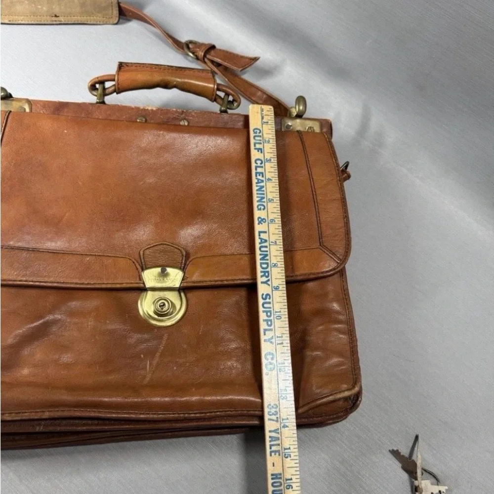 Men’s Tan Leather Briefcase with Shoulder Strap